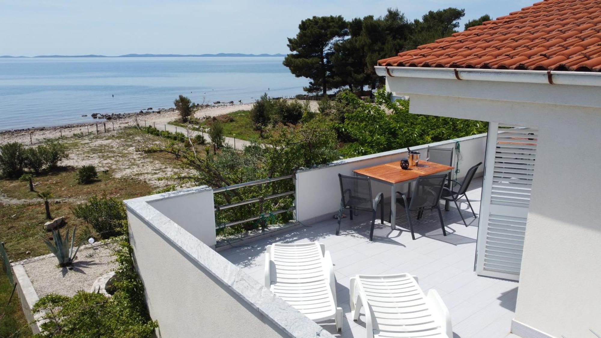 Mirakul Apartment