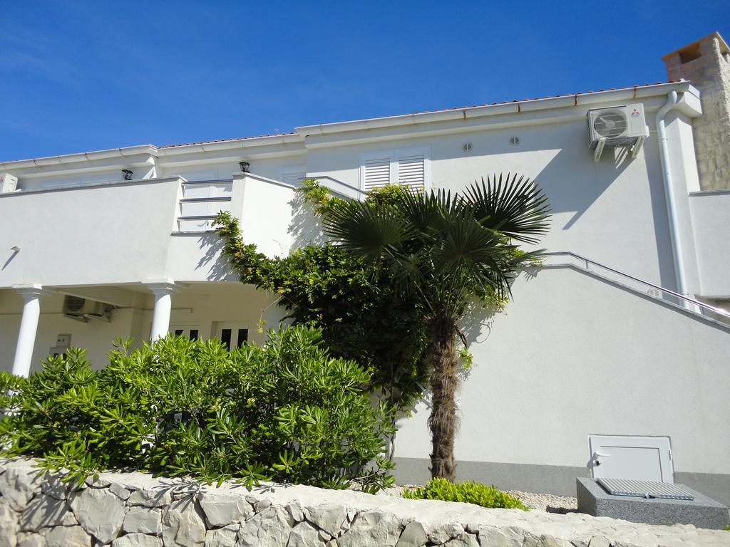 Mirakul Apartment Vir