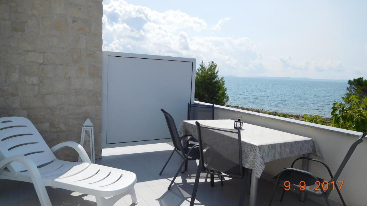 Mirakul Apartment Vir