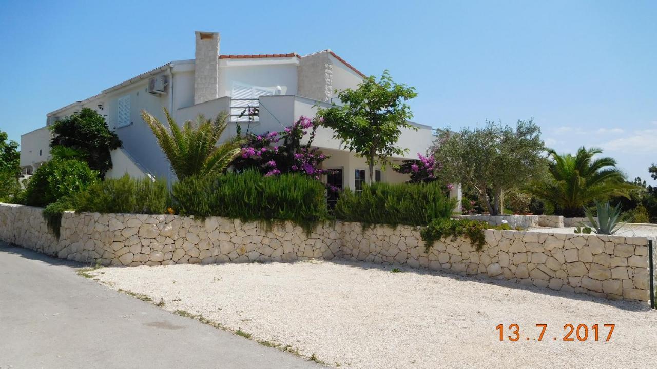 Apartment Mirakul Vir